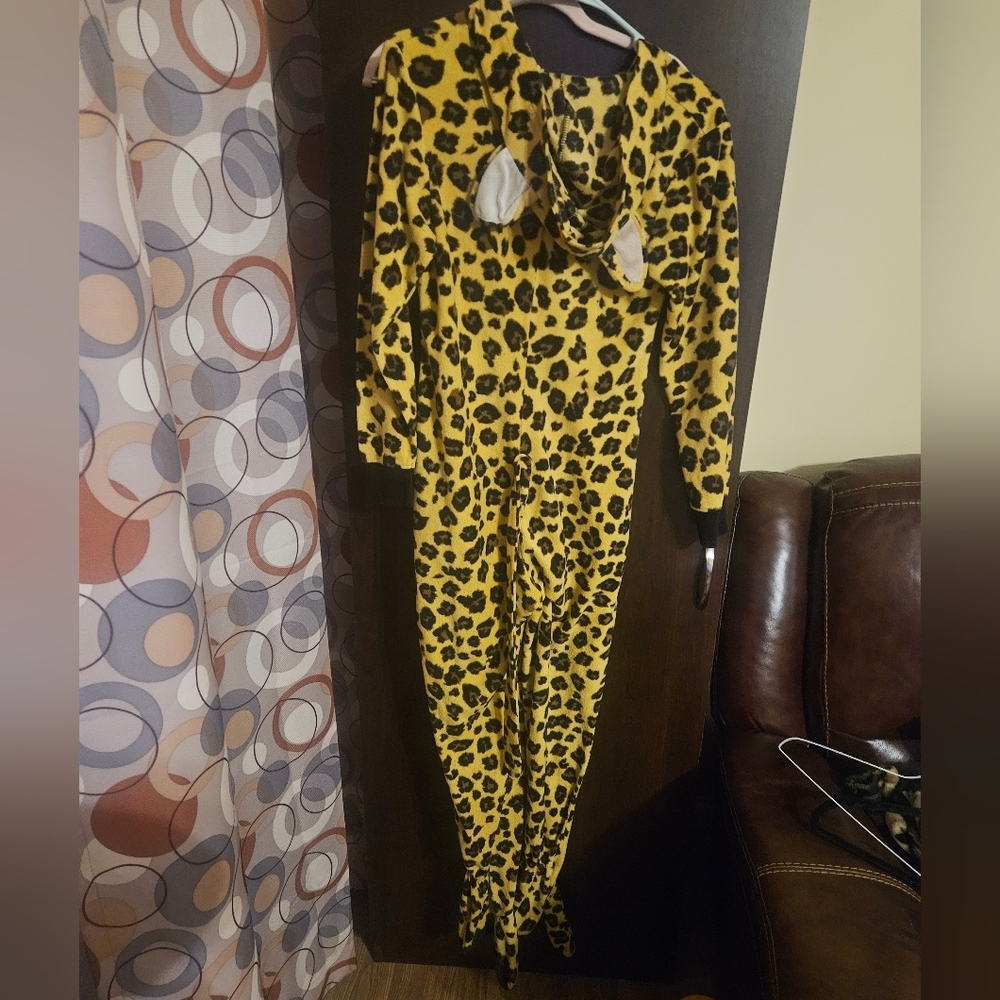 Leopard Print Onesie Pajamas - Picture 2 of 5